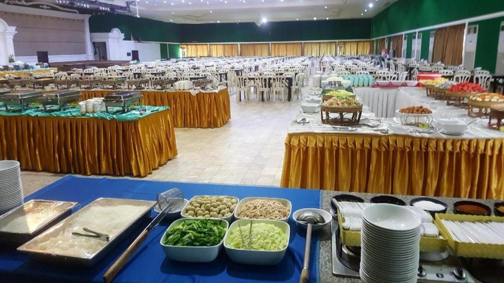 The Pine Resort Pathum Thani Exterior foto