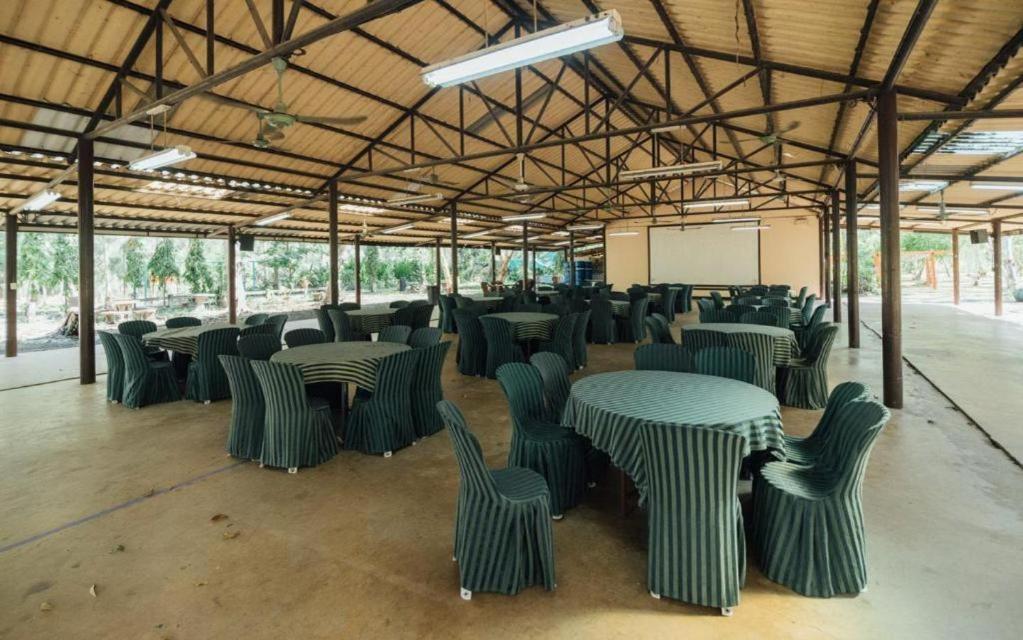 The Pine Resort Pathum Thani Exterior foto