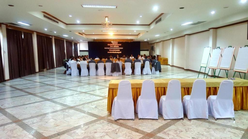 The Pine Resort Pathum Thani Exterior foto