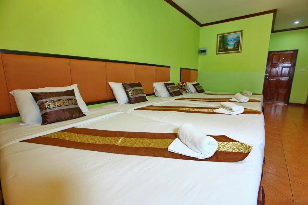 The Pine Resort Pathum Thani Exterior foto