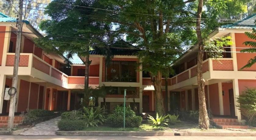 The Pine Resort Pathum Thani Exterior foto