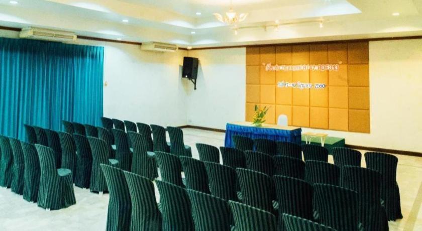 The Pine Resort Pathum Thani Exterior foto